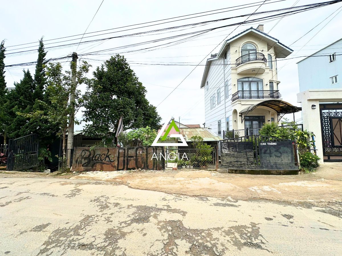 Đất mặt tiền Cao Thắng - Giá: 9ty5