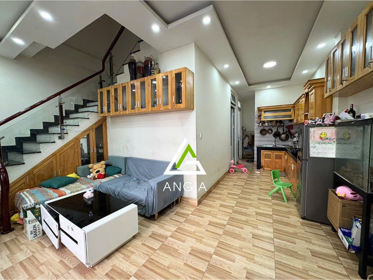 Nhà Nguyễn Trung Trực - Giá: 6ty6