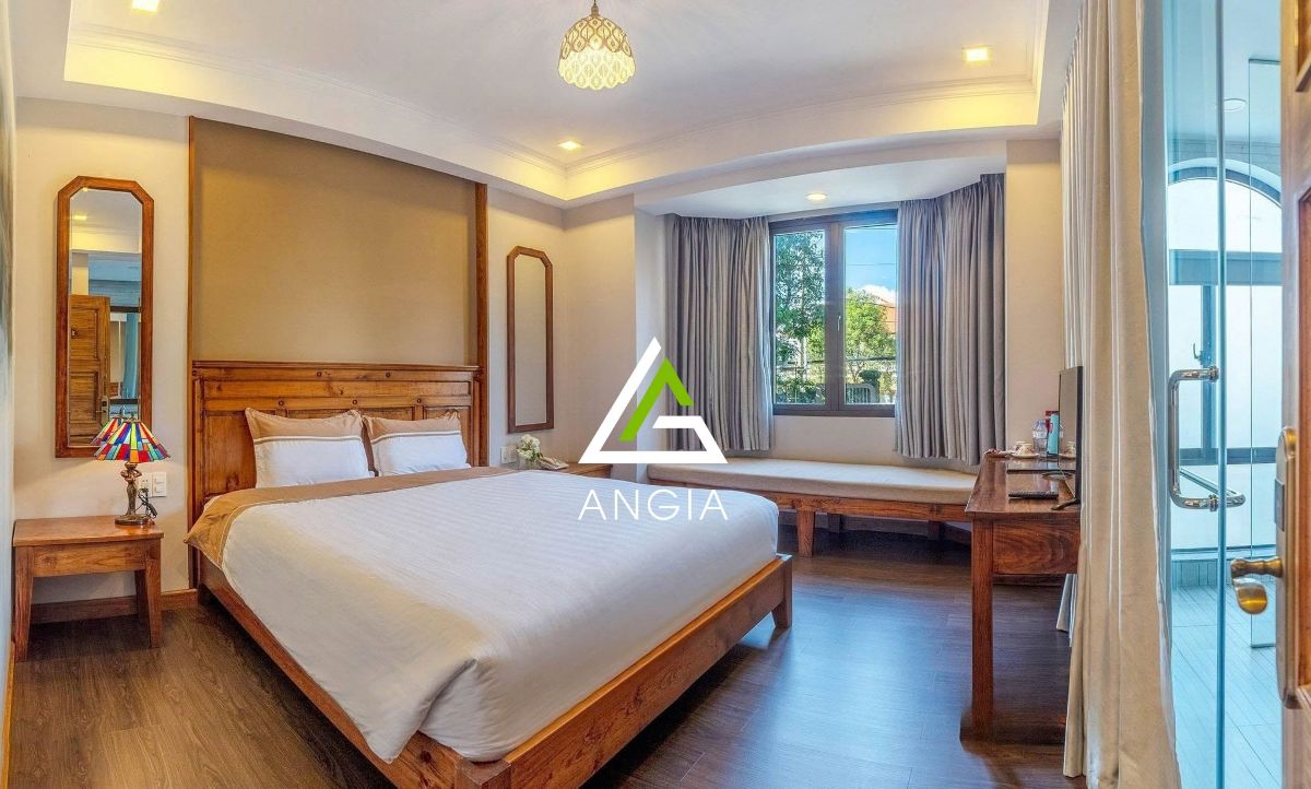 Khách sạn mặt tiền Nguyễn Đình Chiểu - Giá: 210ty