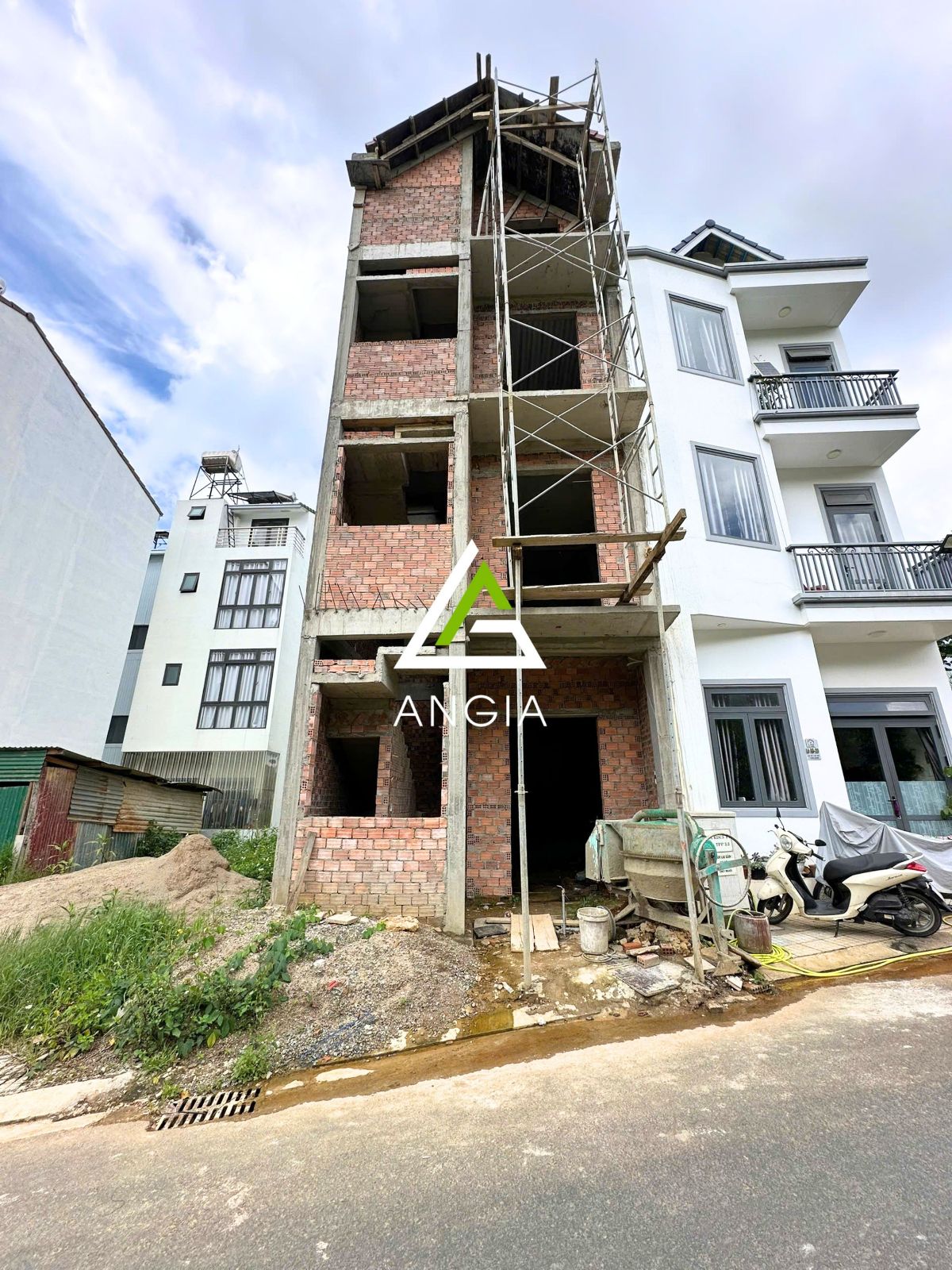 Nhà thô Khu dân cư số 5 An Sơn - Giá bán: 6ty