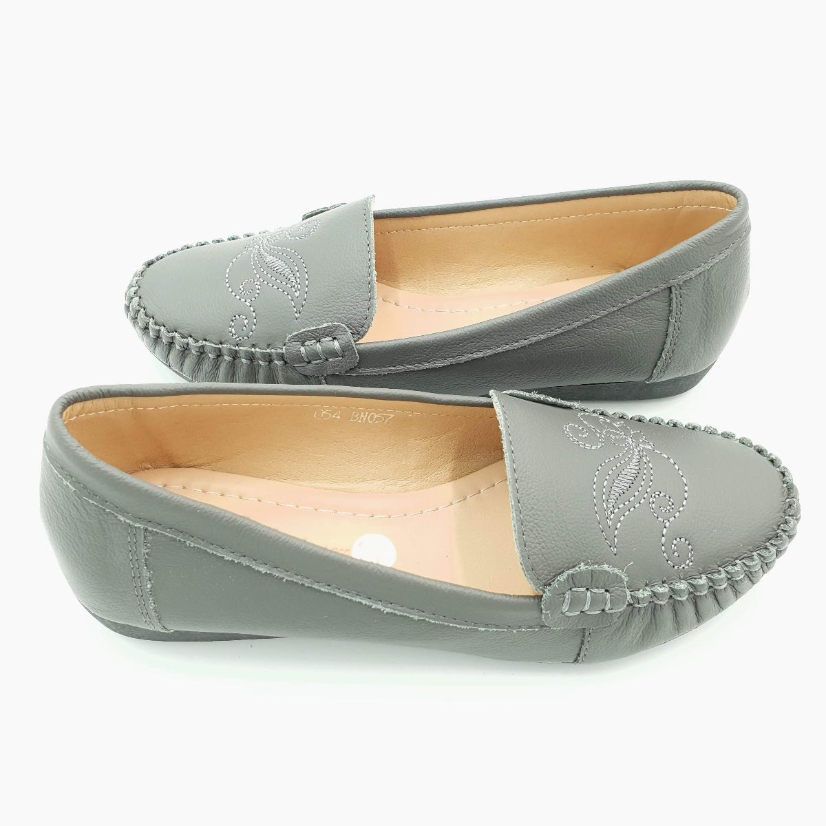 Giày mọi nữ mũi tròn Hải Nancy da bò hạt mềm BN057X