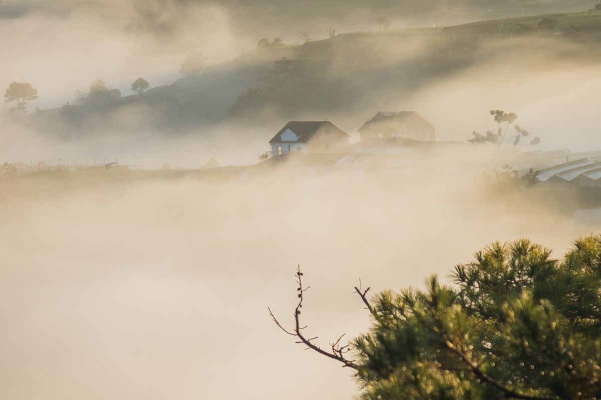Hành trang đảm bảo an toàn khi leo núi Bà Đen đón bình minh