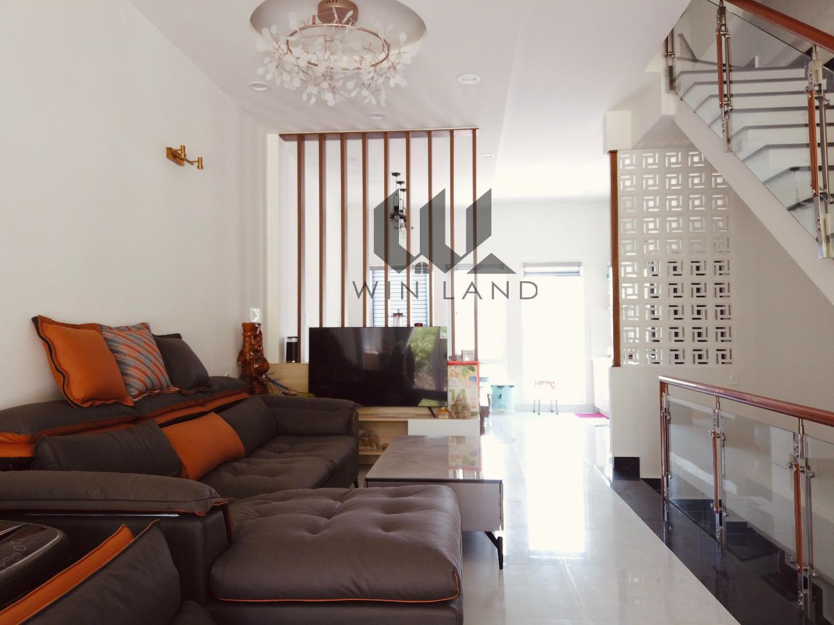 Nhà Mặt tiền Trịnh Hoài Đức - Giá: 4ty7