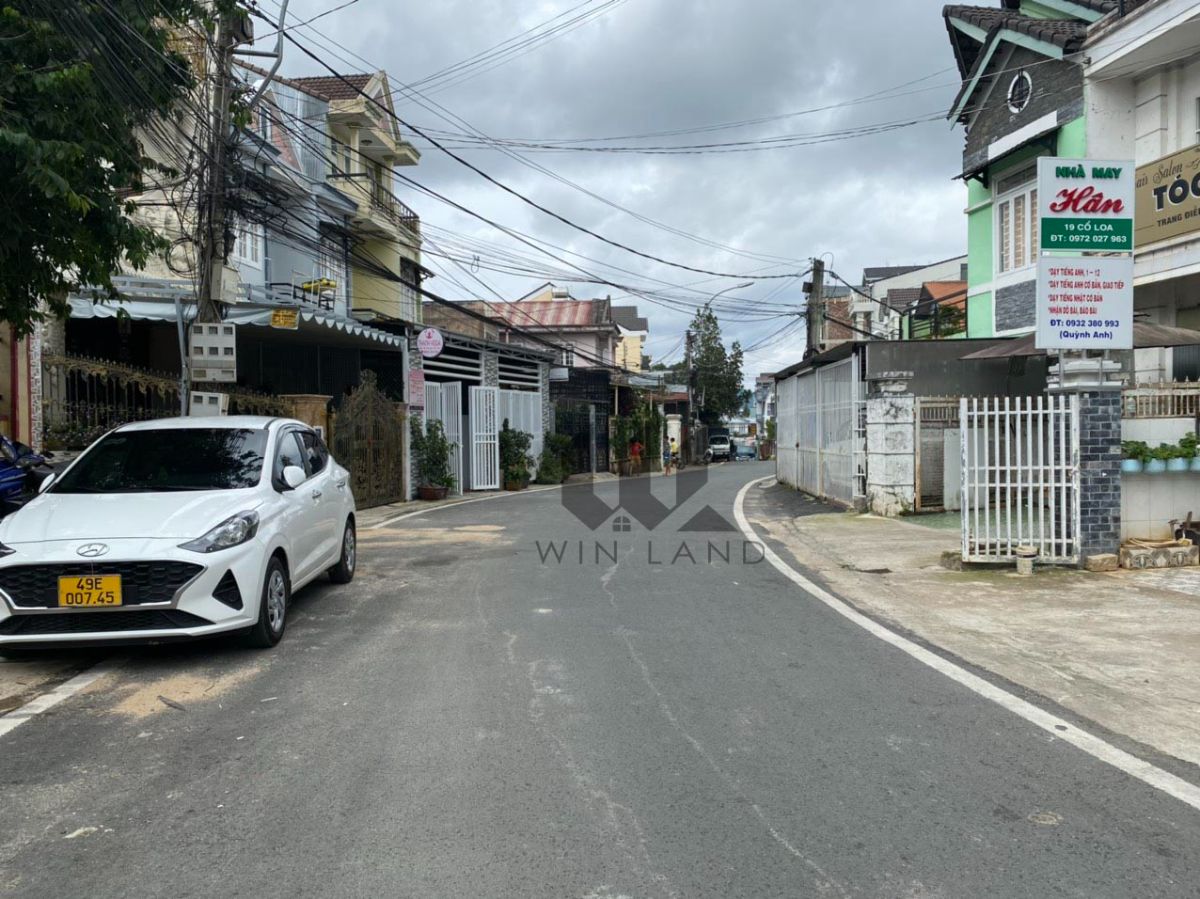 Nhà Mặt tiền Cổ Loa - Giá: 11ty