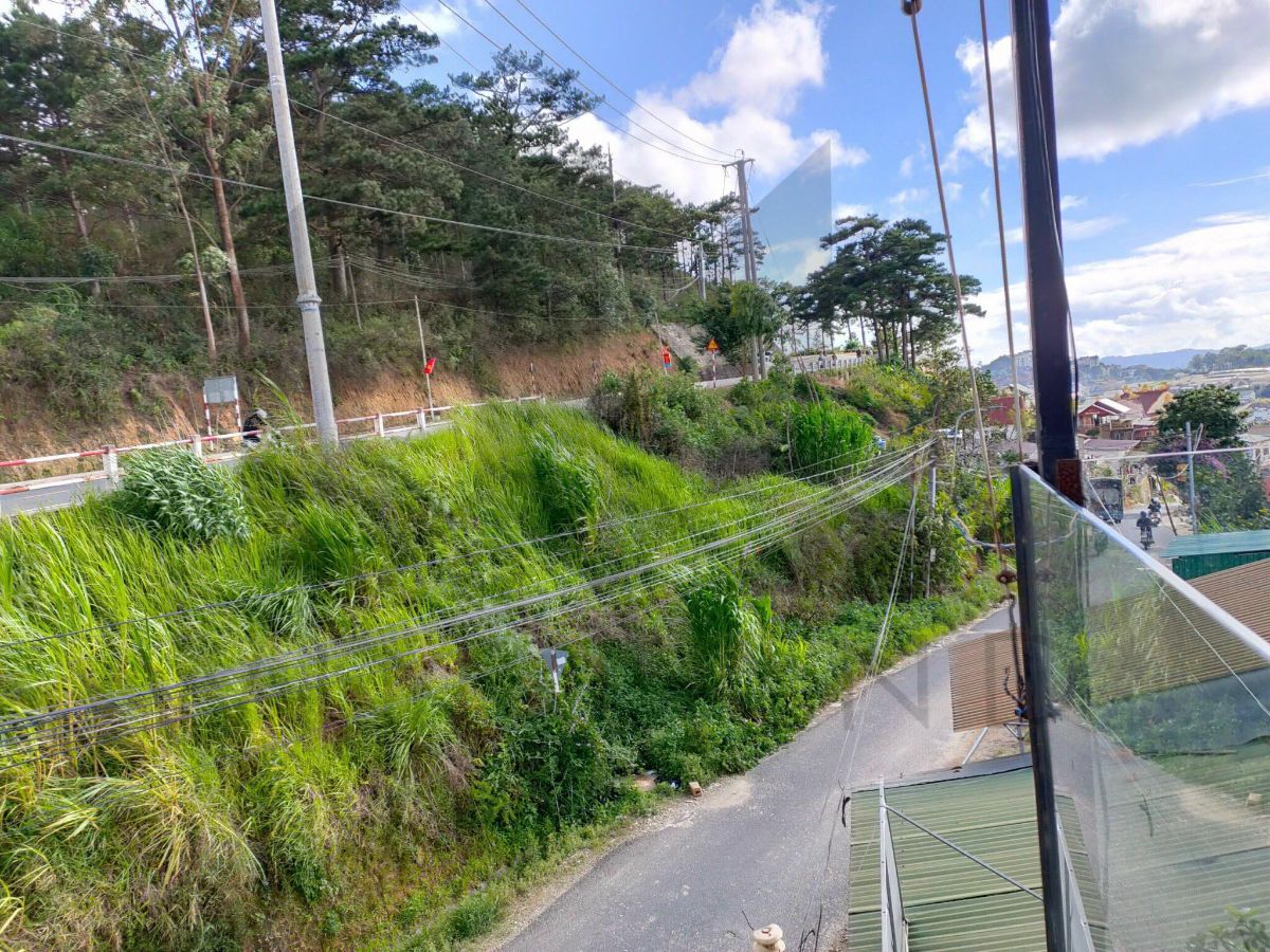 Đất ngay vòng xoay Trại Mát - Giá: 23ty