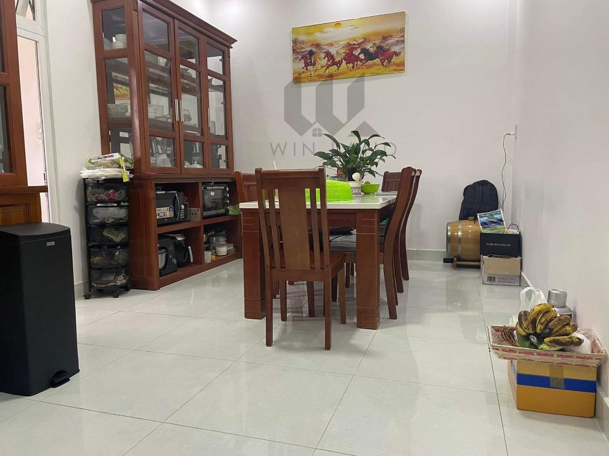 Nhà Cách Mạng Tháng Tám - Giá: 3ty350