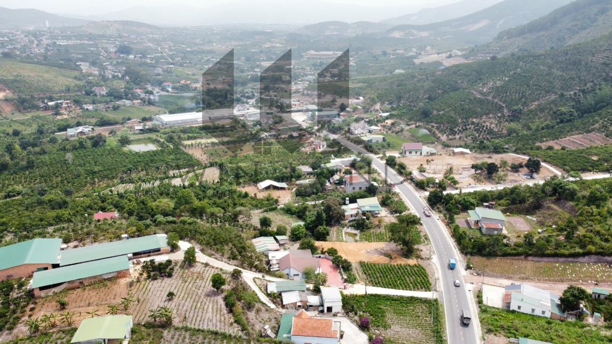 Đất Mặt tiền Gia Lâm, huyện Lâm Hà - Giá: 13ty8, tlcc