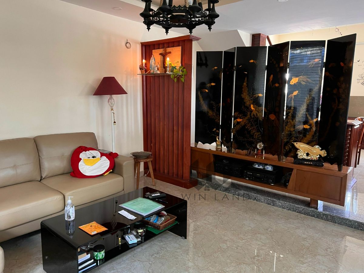 Nhà mặt tiền Phạm Ngọc Thạch - Giá: 20ty