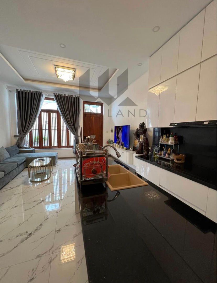Nhà Nguyễn Trung Trực - Giá: 8ty5