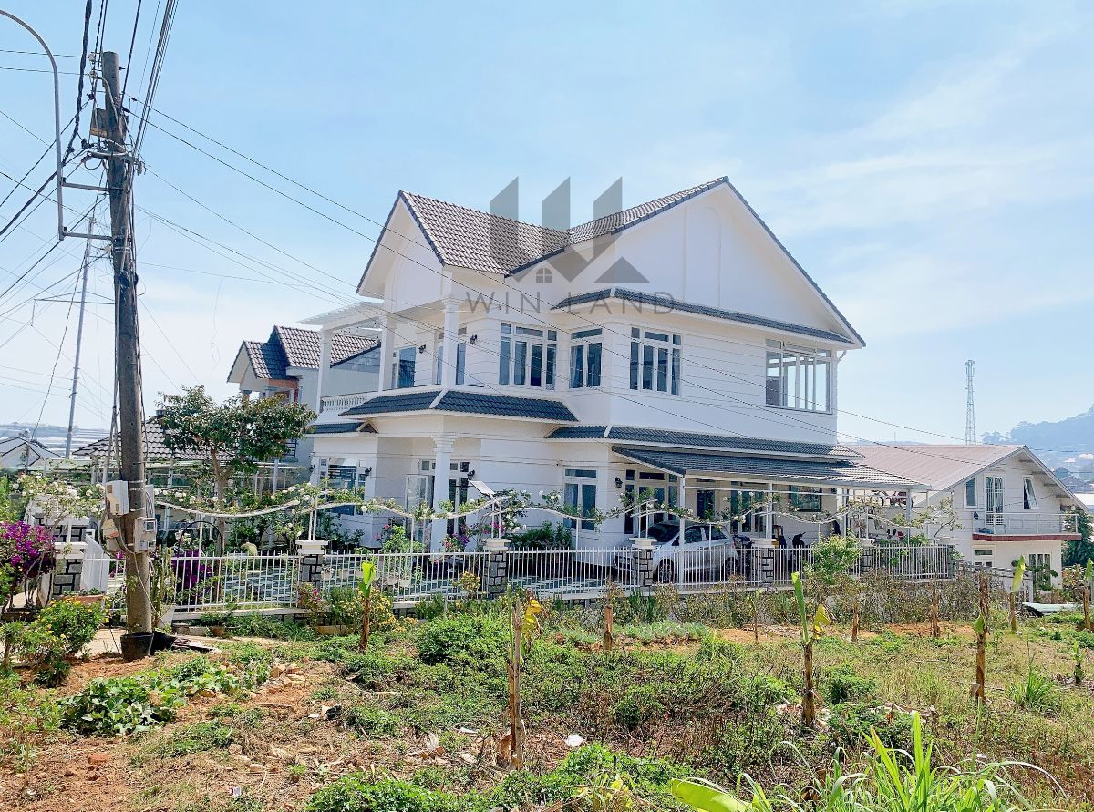Đất Nam Hồ - Giá: 8ty5