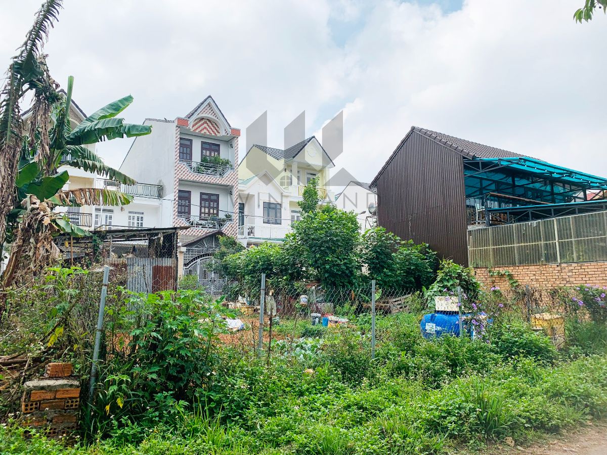Đất góc 2 mặt tiền khu XN92 Mê Linh - Giá: 9ty5