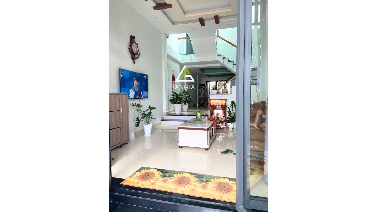 Nhà Nguyễn Công Trứ - Giá: 7ty