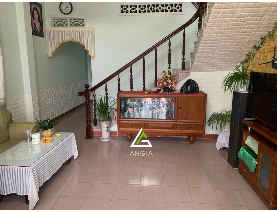 Nhà Mặt tiền Cổ Loa - Giá: 8ty