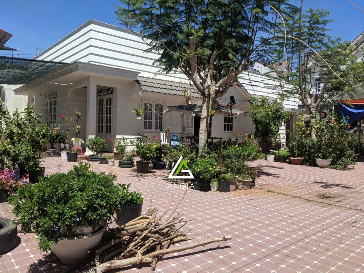 Bán đất tặng nhà Hồ Xuân Hương - Giá: 15ty