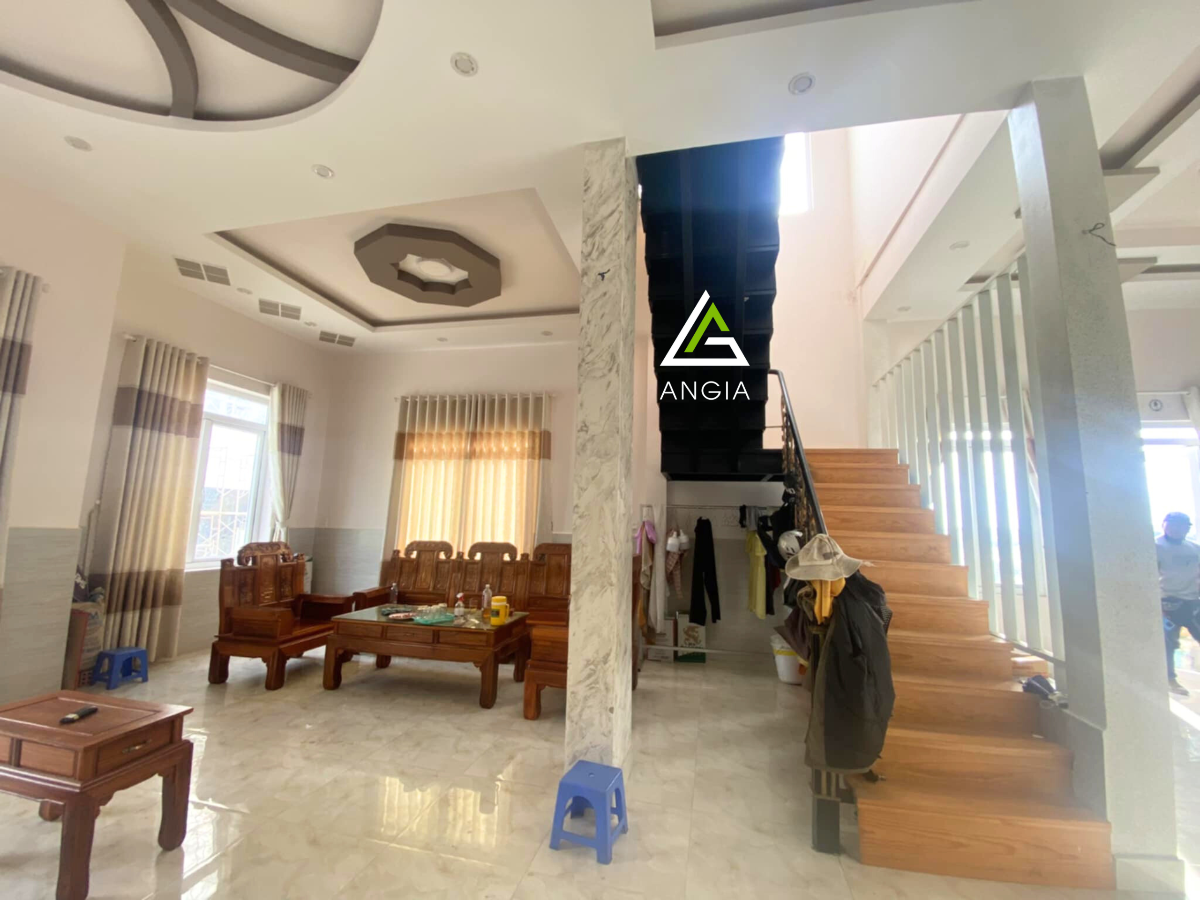 Nhà KQH Nguyễn Hoàng - Giá: 7ty750