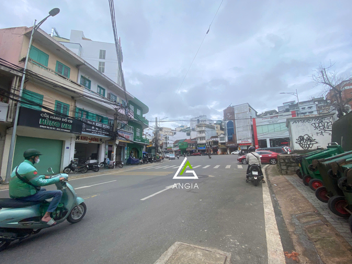 Nhà mặt tiền Phan Đình Phùng - Giá: 22ty