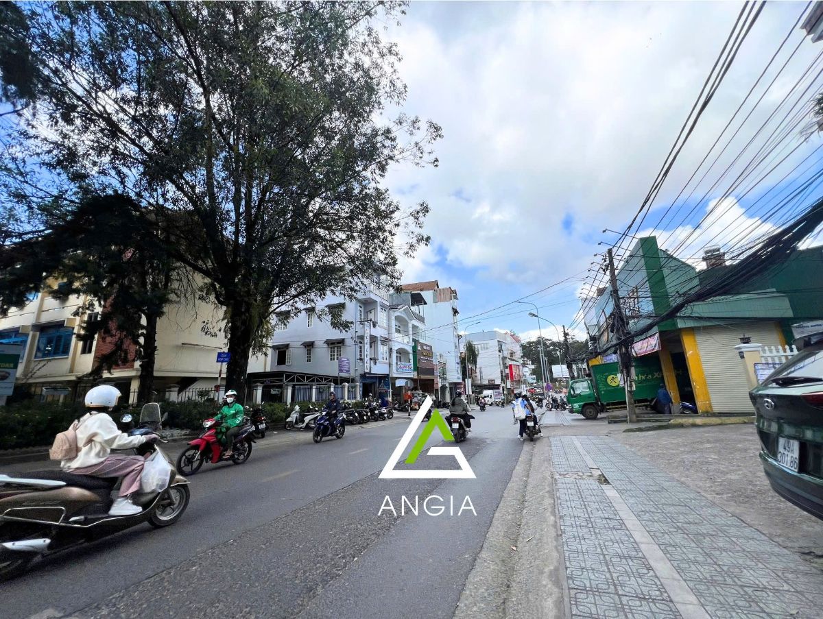 Tòa nhà mặt phố Bùi Thị Xuân - Giá: 90ty