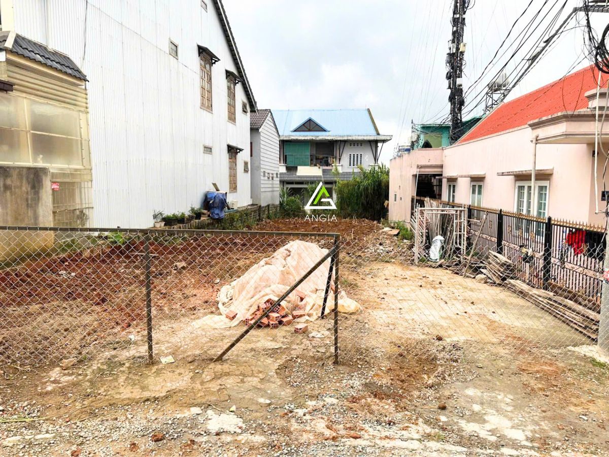 Đất Nguyễn Hữu Cảnh (Đồi Thông Tin) - Giá: 9ty5