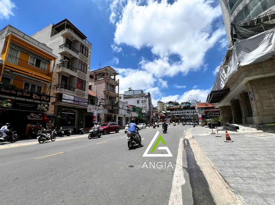 Nhà mặt tiền Phan Đình Phùng - Giá: 31tỷ