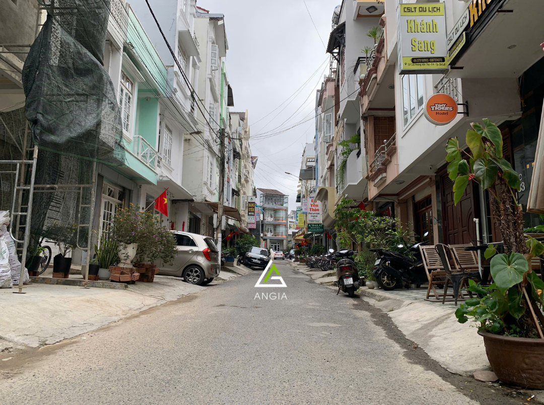 Nhà KQH Hoàng Văn Thụ - Giá: 12ty