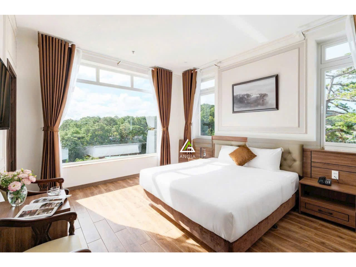 Khách sạn mặt tiền Hoàng Văn Thụ - Giá: 50ty