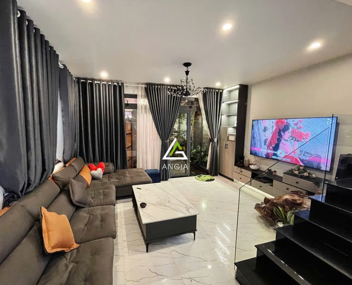 Nhà Trần Hưng Đạo - Giá: 10ty5