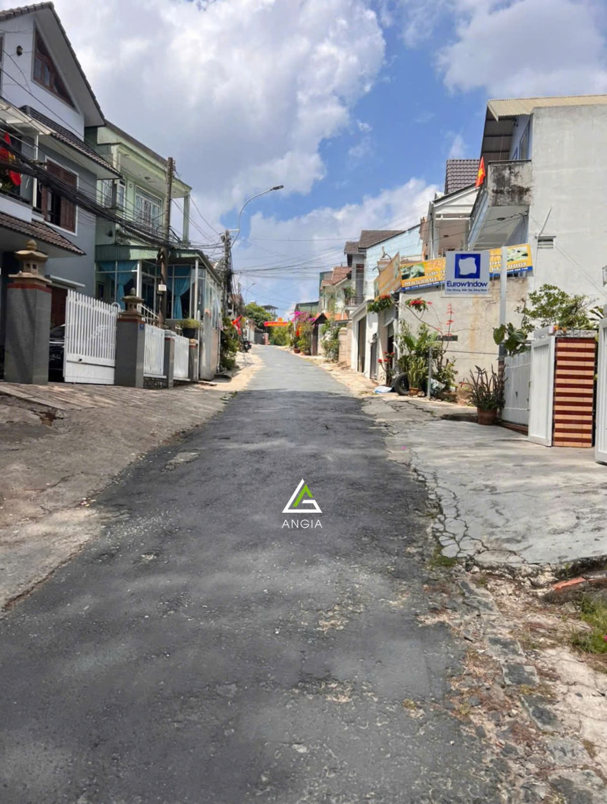Nhà Nguyễn Hữu Cảnh - Giá: 8ty8