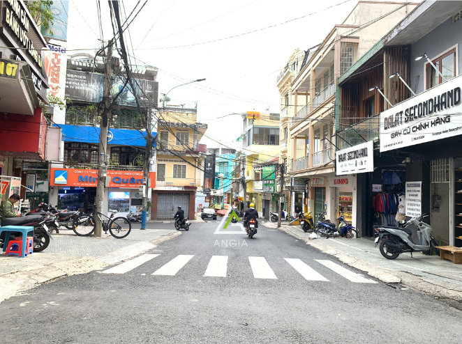 Nhà mặt tiền Tăng Bạt Hổ - Giá: 32ty