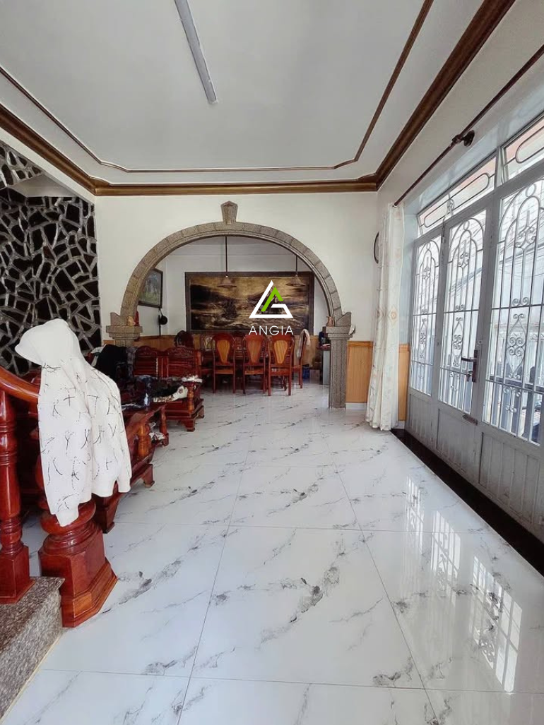 Nhà Nguyễn Trung Trực - Giá: 5ty2