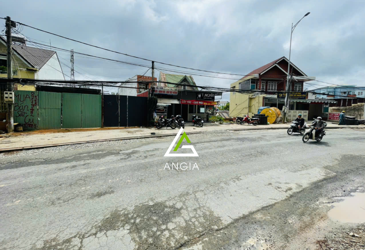 Đất mặt tiền Hoàng Văn Thụ - Giá: 15ty, tlcc