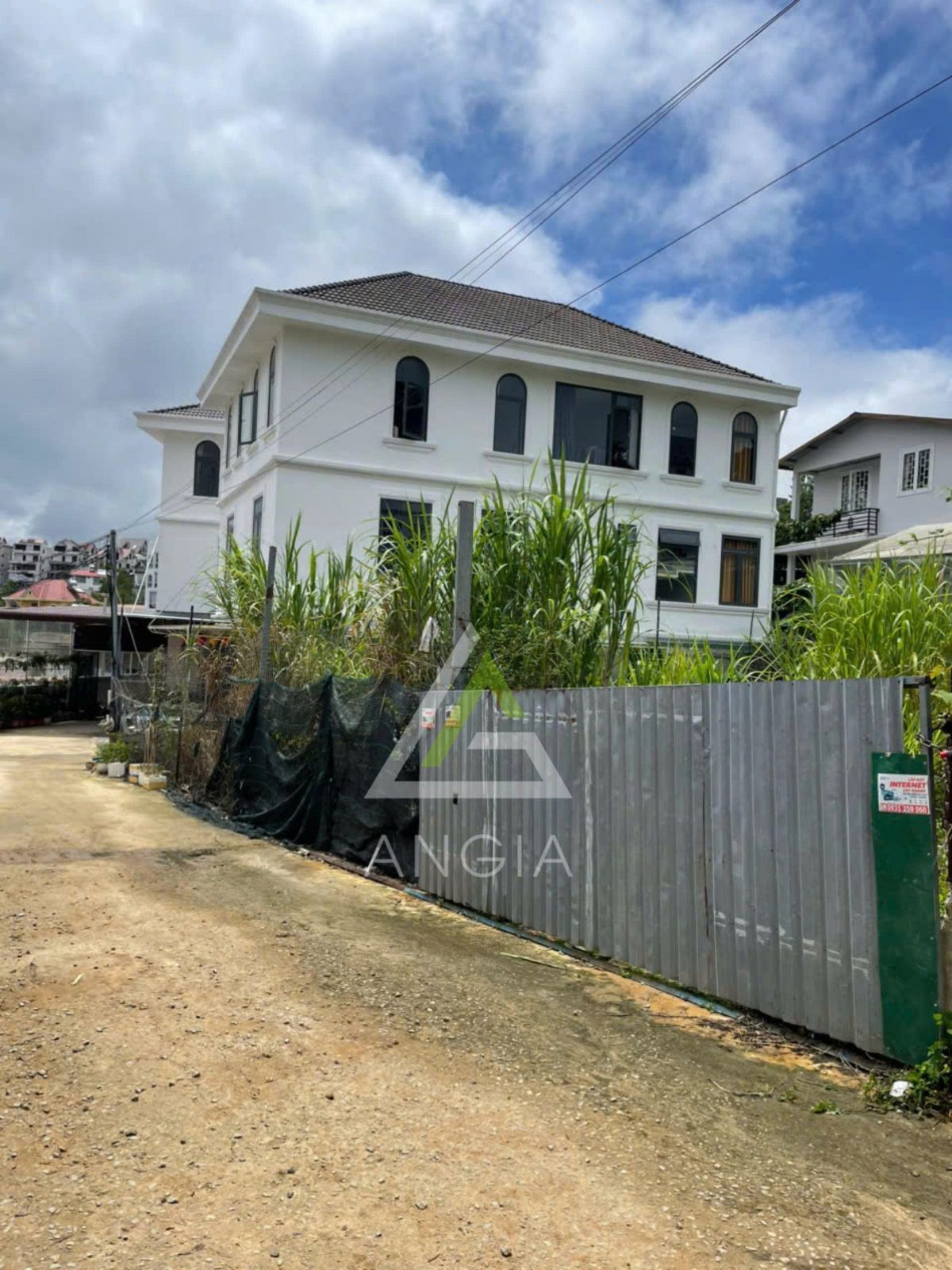 Đất Nam Hồ - Giá: 12ty9