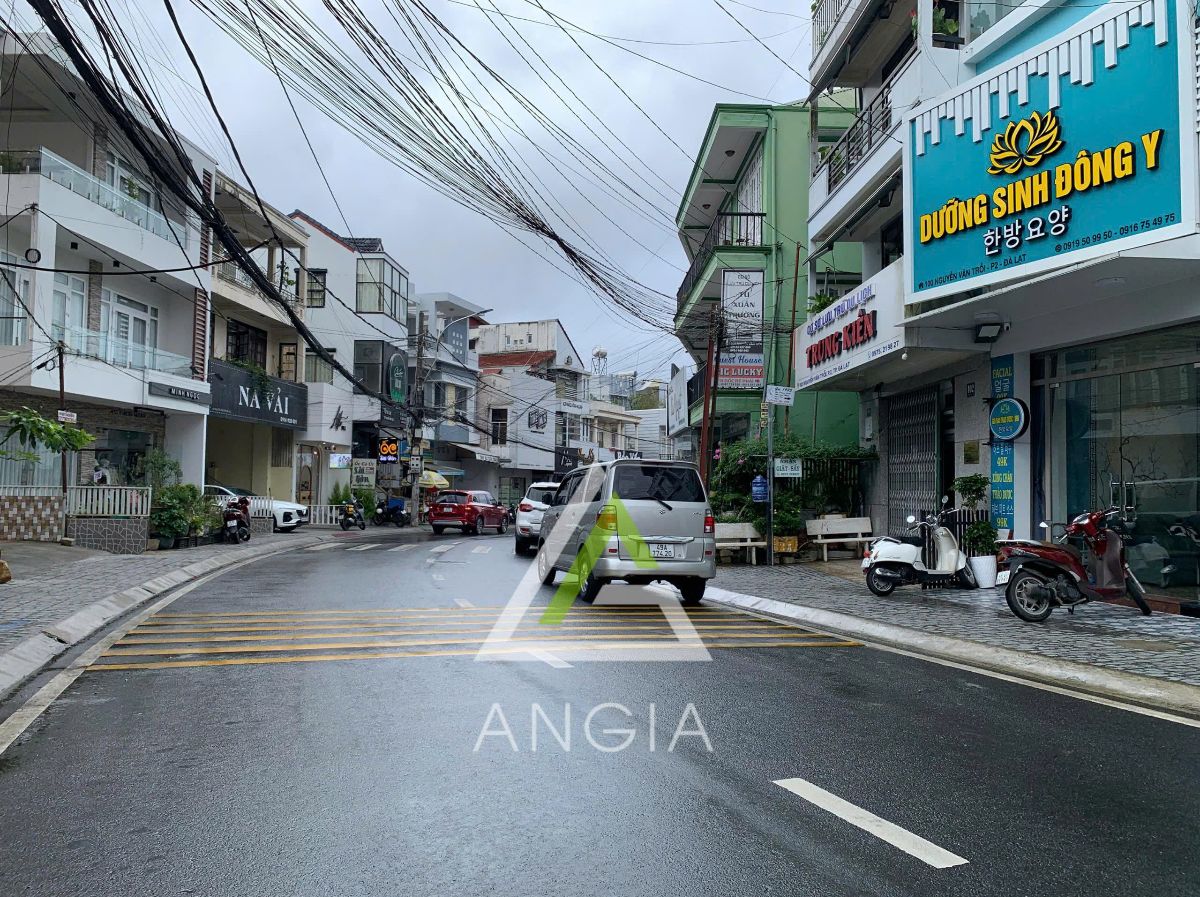 Nhà mặt tiền Nguyễn Văn Trỗi - Giá: 22ty