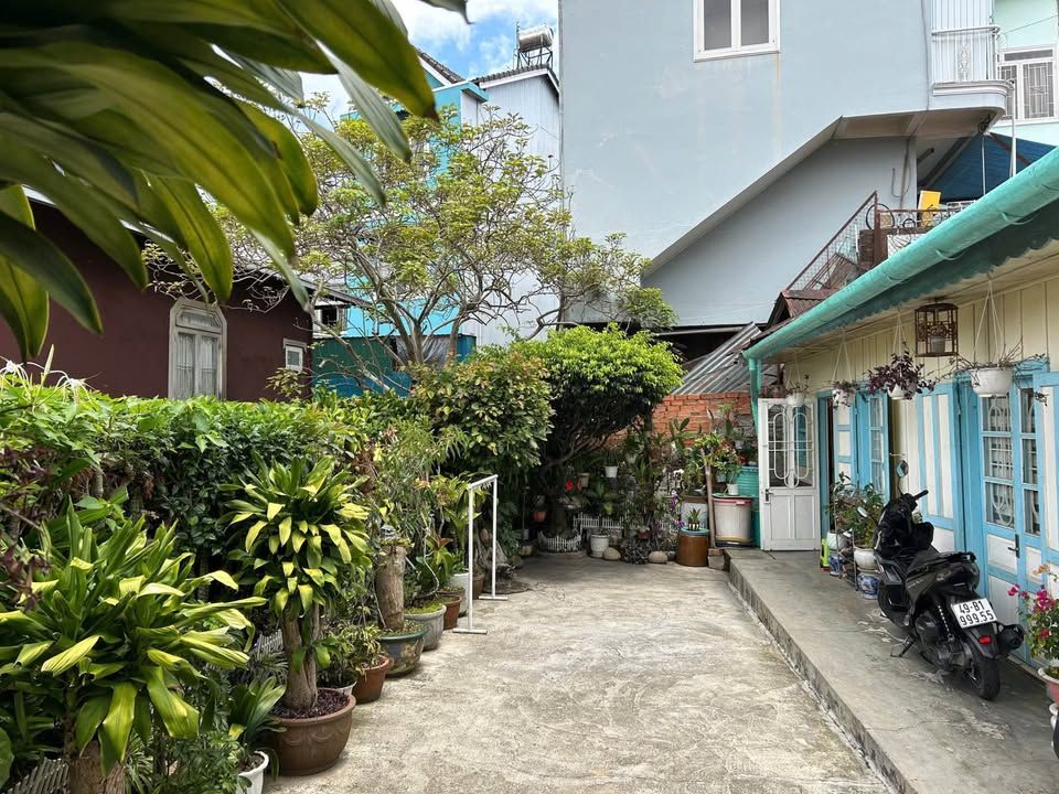 Bán đất tặng nhà Đào Duy Từ - Giá: 9ty