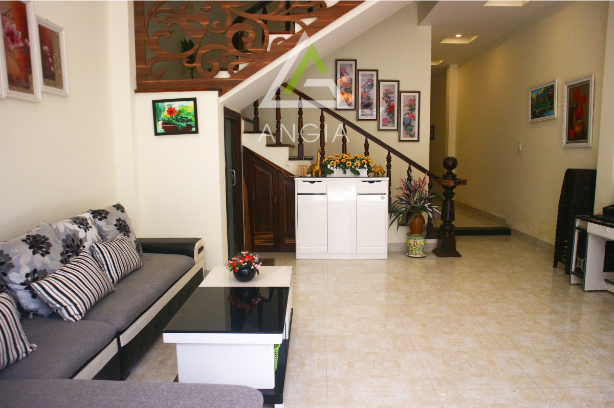 Nhà La Sơn Phu Tử - Giá: 8ty5