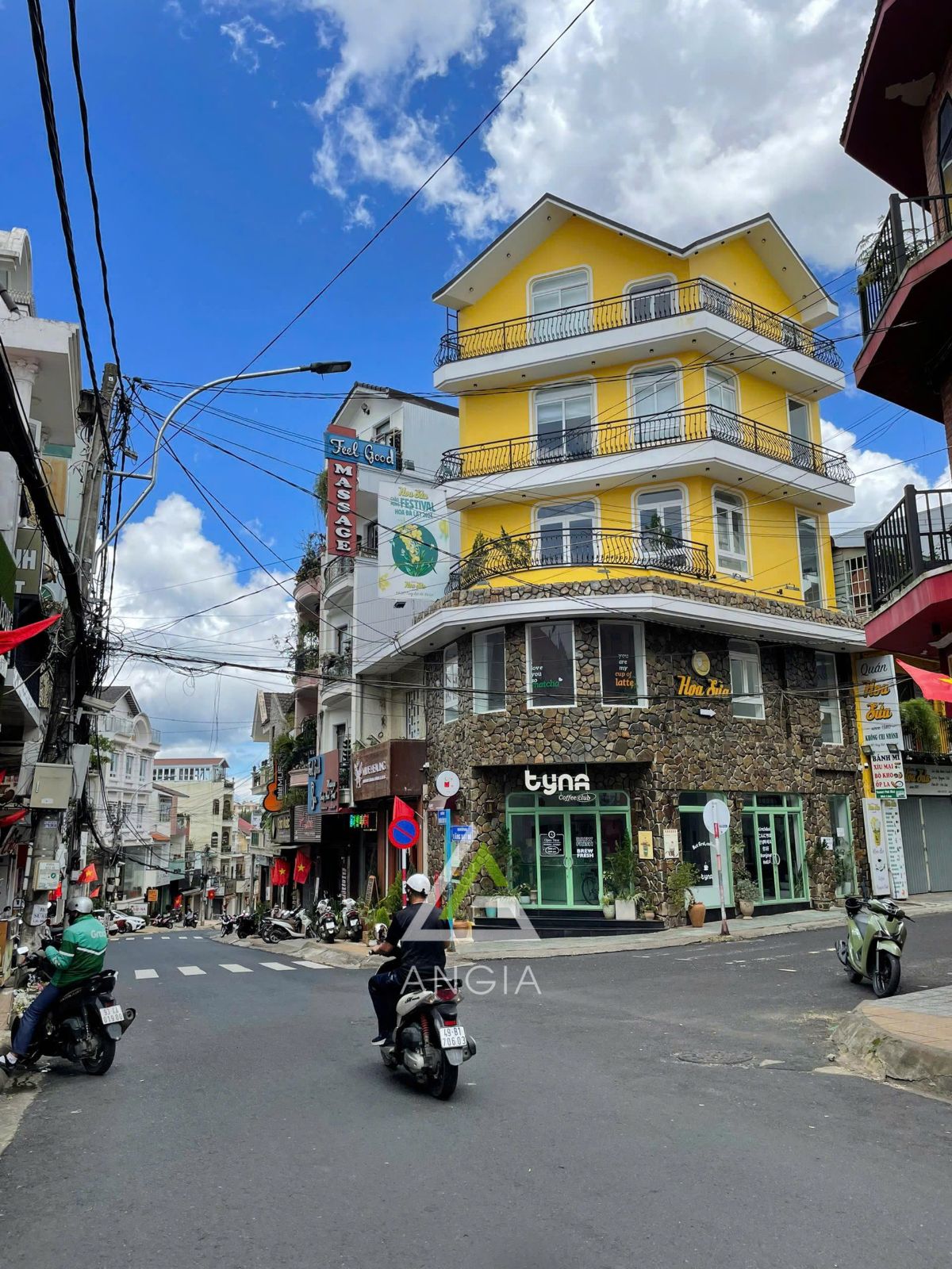 Nhà mặt tiền Tăng Bạt Hổ - Giá: 30ty