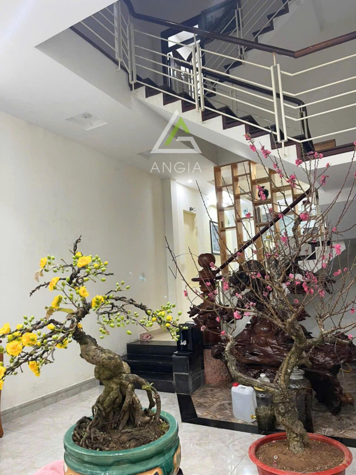 Nhà KQH Tô Hiến Thành - Giá: 8ty