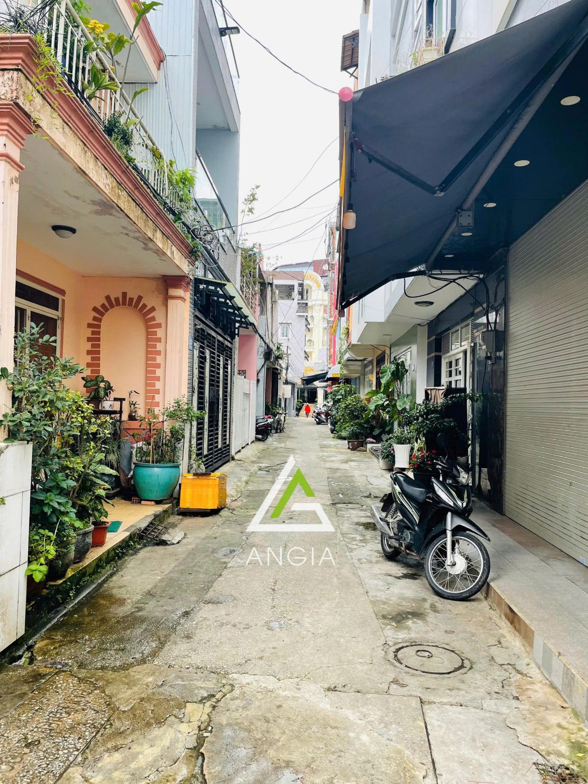Nhà Bà Triệu - Gía: 6ty2