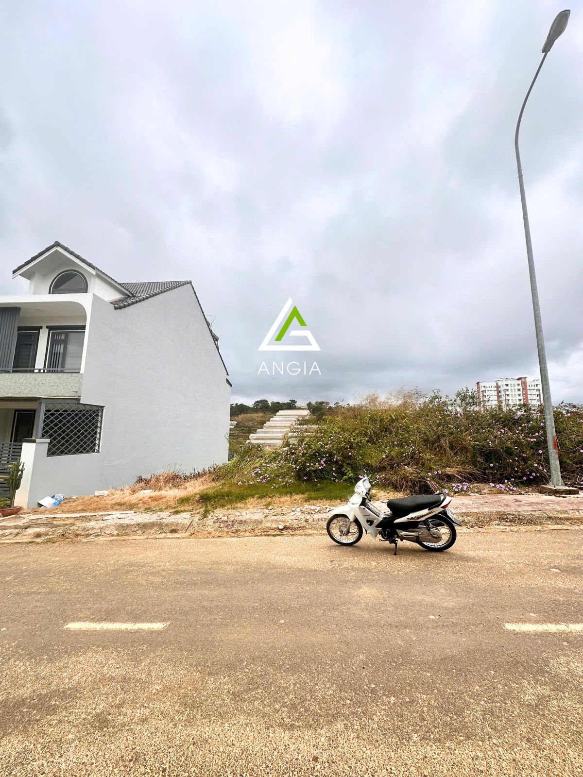 Đất KQH Nguyễn Hoàng  - Giá: 4ty5