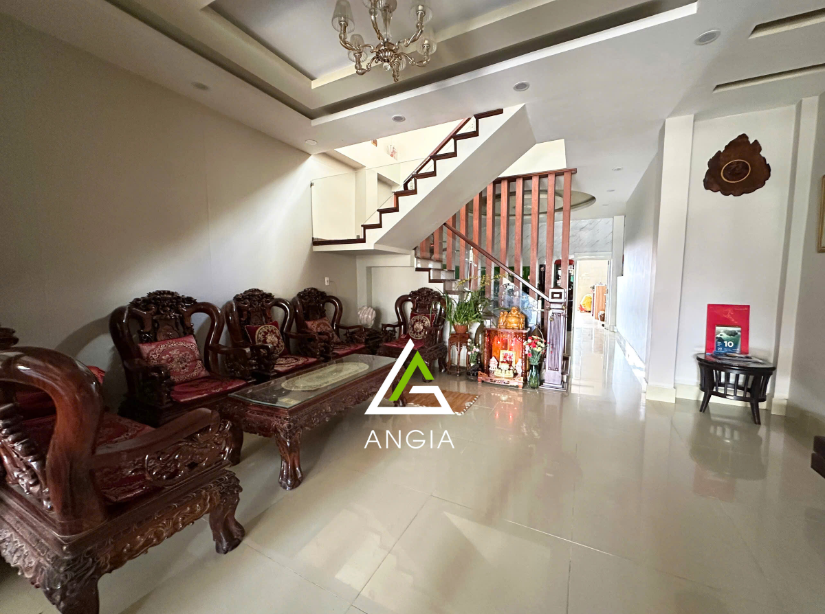Nhà mặt tiền Hồ Xuân Hương - Giá: 8ty5, tlcc