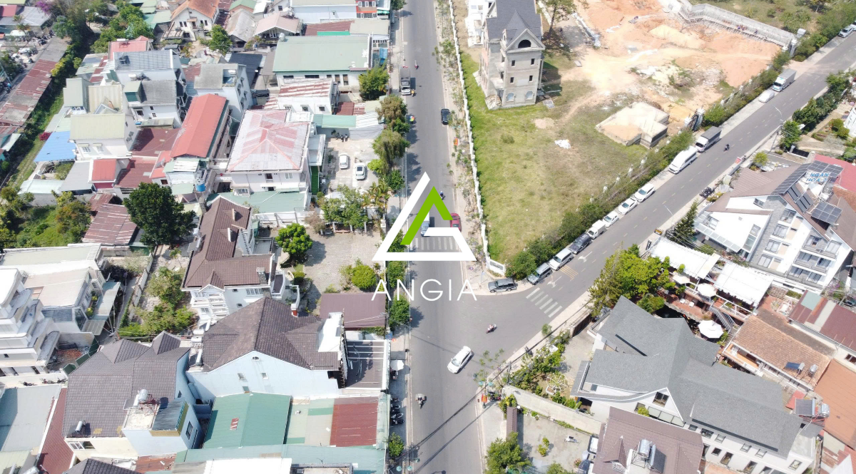 Biệt thự mặt tiền Nguyễn Du - Giá: 165ty