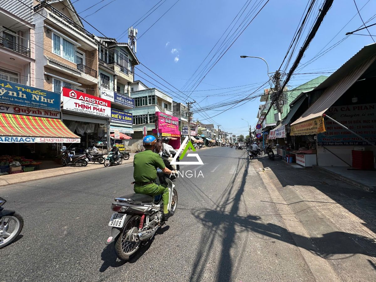 Nhà 2 mặt tiền Ngô Quyền - Giá: 15ty5