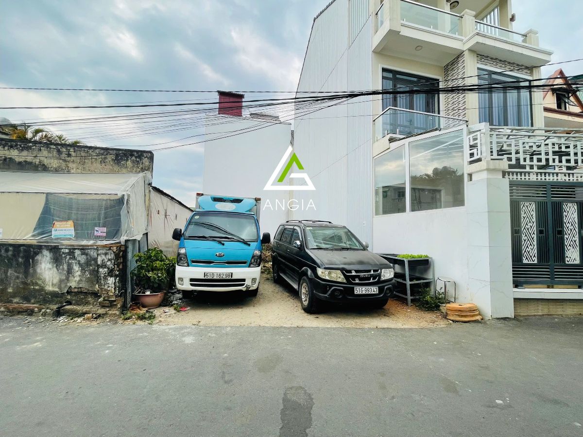 Đất Nguyễn Đình Chiểu - Giá: 7ty140
