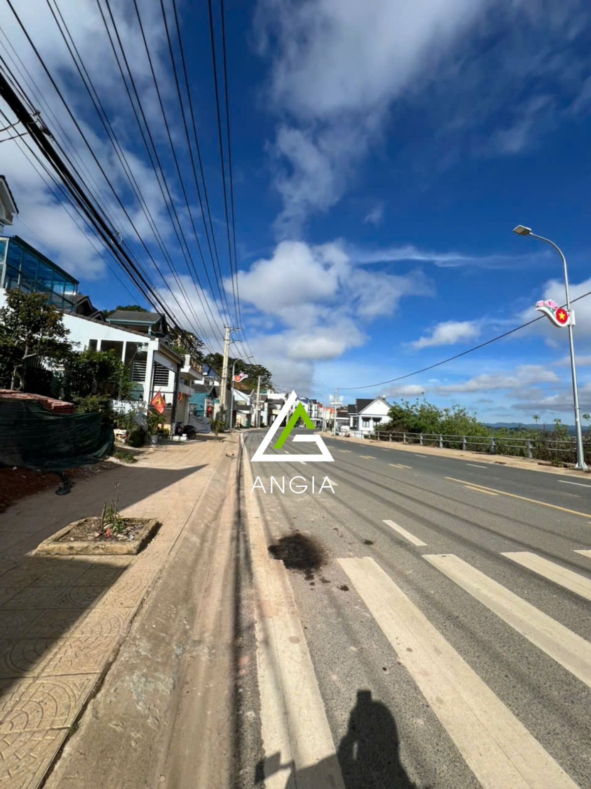 Đất mặt tiền đường 19/5 thị trấn Lạc Dương - Giá: 7ty