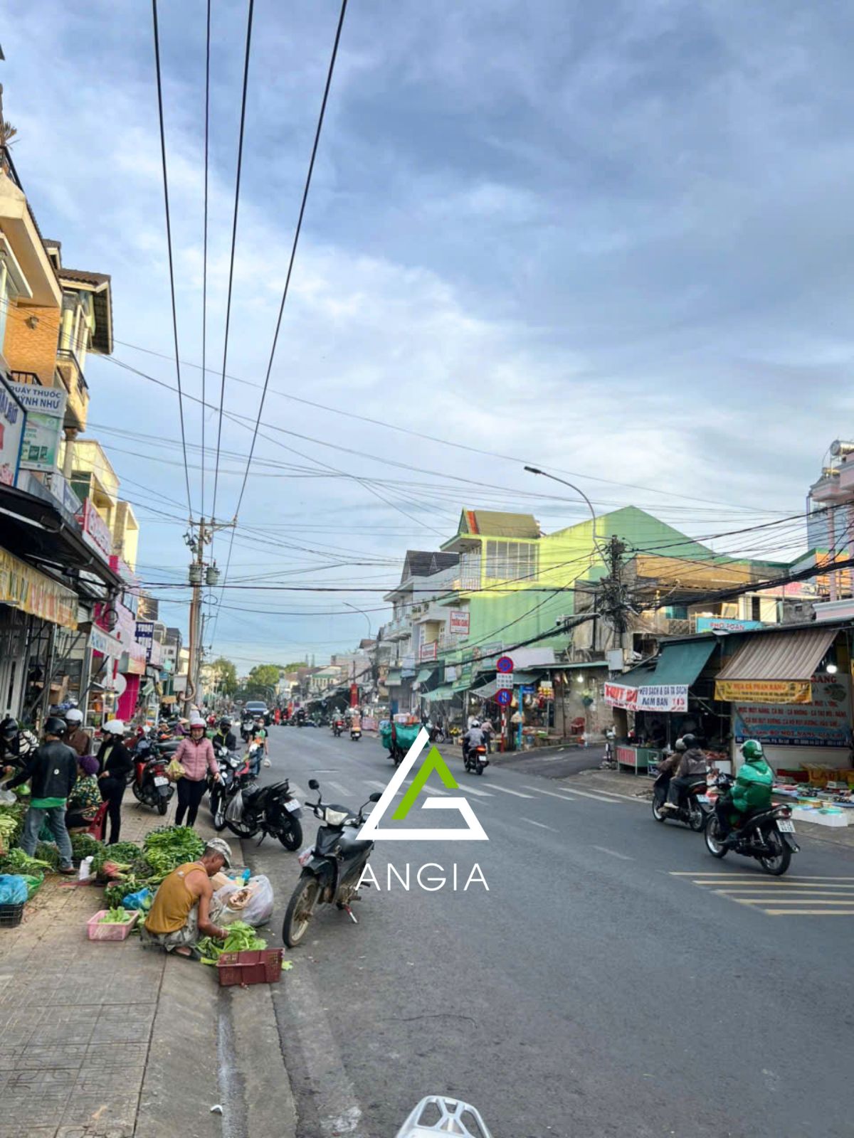 Nhà 2 mặt tiền Ngô Quyền - Giá: 21ty